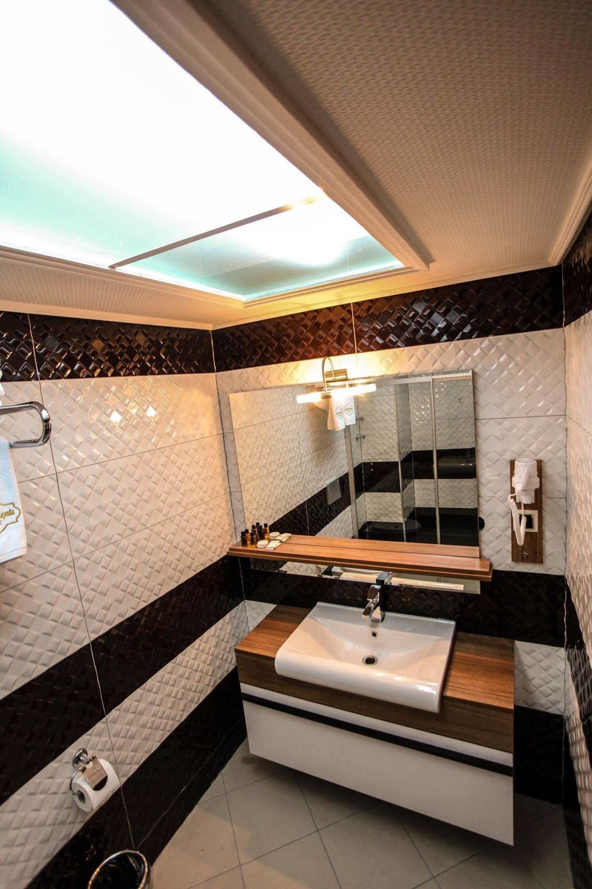 大阿克卡里酒店 İskenderun 外观 照片